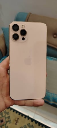 آيفون ١٢ برو ماكس • ١٢٨ • كاميرا مغوشه