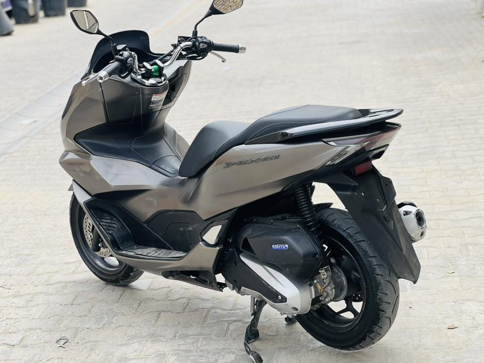 دراجه PCX الجيل الرابع دراجه ياباني ياباني. الدراجه مكفوله كفاله عامه مكفوله من كلشي 
لون مميز سمتني 
بصمتين 
حساس زدحام 
ستان حساس 
تدفئه بل يدات 
خير من الله الدراجه 
السعر خاص 
للتواصل علا رقم 
***********
