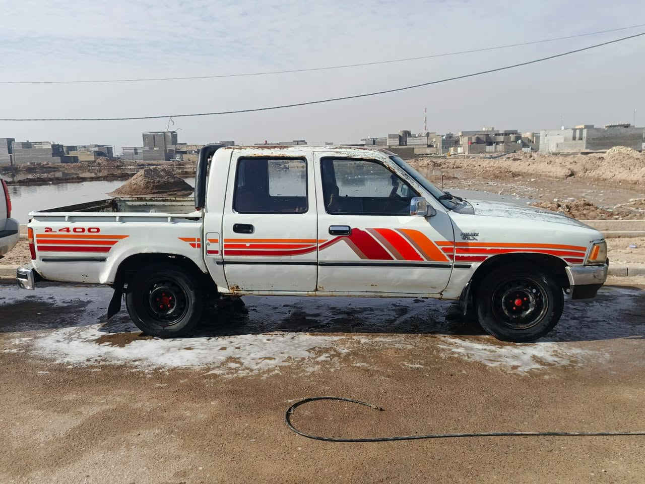 السلام عليكم للبيع بيكب تيوتا موديل ٩٣ رقم جديد بصره تحويل ثاني يوم السياره مكفوله خير من الله السعر ٥٥ وبيه مجال العنوان البصره ابي الخصيب رقم الهاتف ***********
