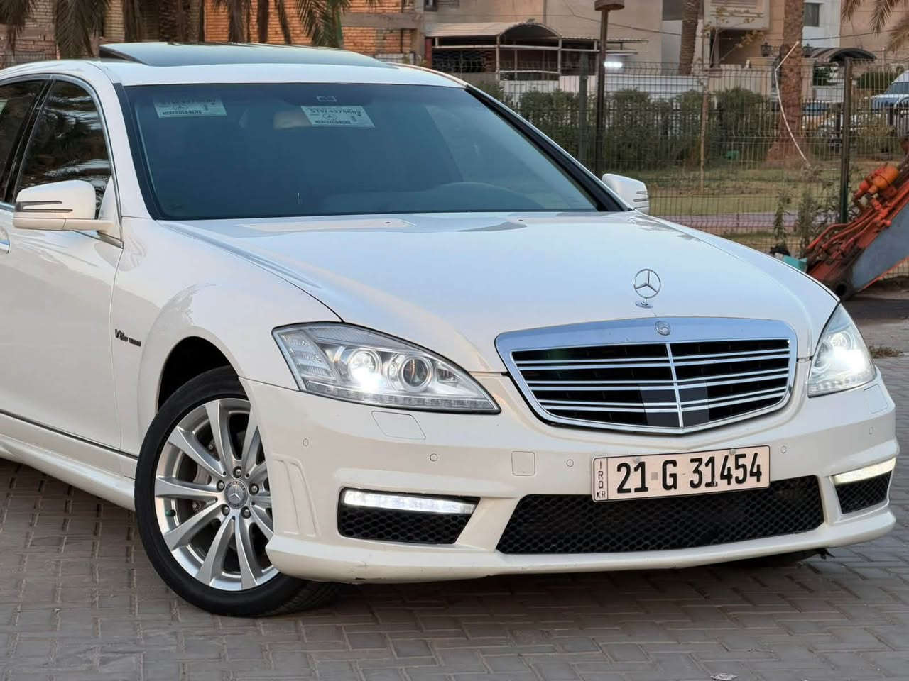 السلام عليكم مارسيدس s550 مديل 2009خليجي
مكفولة ماعدة قطعتين كلير فقط موصفات لسيارة
فول موصفات بصمة فتحة جلد شاشة جبيرة بيبان شفط جكات مكينة 8 سلندرمكفولة من لفتح رقم سليمانية سنوية بسمي تحويل مباشر 
سعر لسيارة 164$وبيهة مجال
مكان لسيارة بغداد البلديات
وهاذ رقمي ***********
