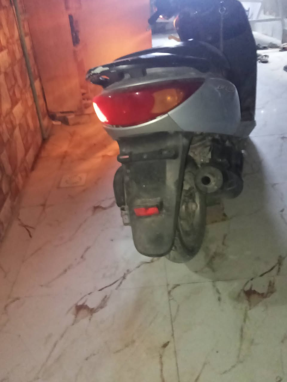 سلام عليكم دراجة مكينة حلوه وشلعة حلوه مكينة ابلاد مامفتوحة علة وضع اشركة قفل🔒جنطة كهربايات شغالة كلة شغالة وشوتة جديدة و دهن جديد ادراجة كاملة مكملة اسعر 350 وبية مجال للطيبين مكان اناصرية اسكان اصناعي


**إذا كنت صاحب هذا الإعلان وتريد حذفه لأي سبب، رجاءا أرسل رسالة إلى الدعم الفني**