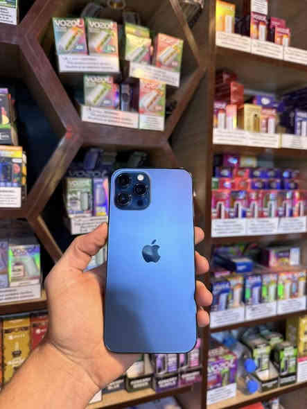 12 برو ماكس ذاكرة 512 بطارية 96 تك سيم ما مفتوح ما يعبر هوا ضد الماي وهذا فديو منزلو بالماي السعر 550 الف بي مجال 
***********
