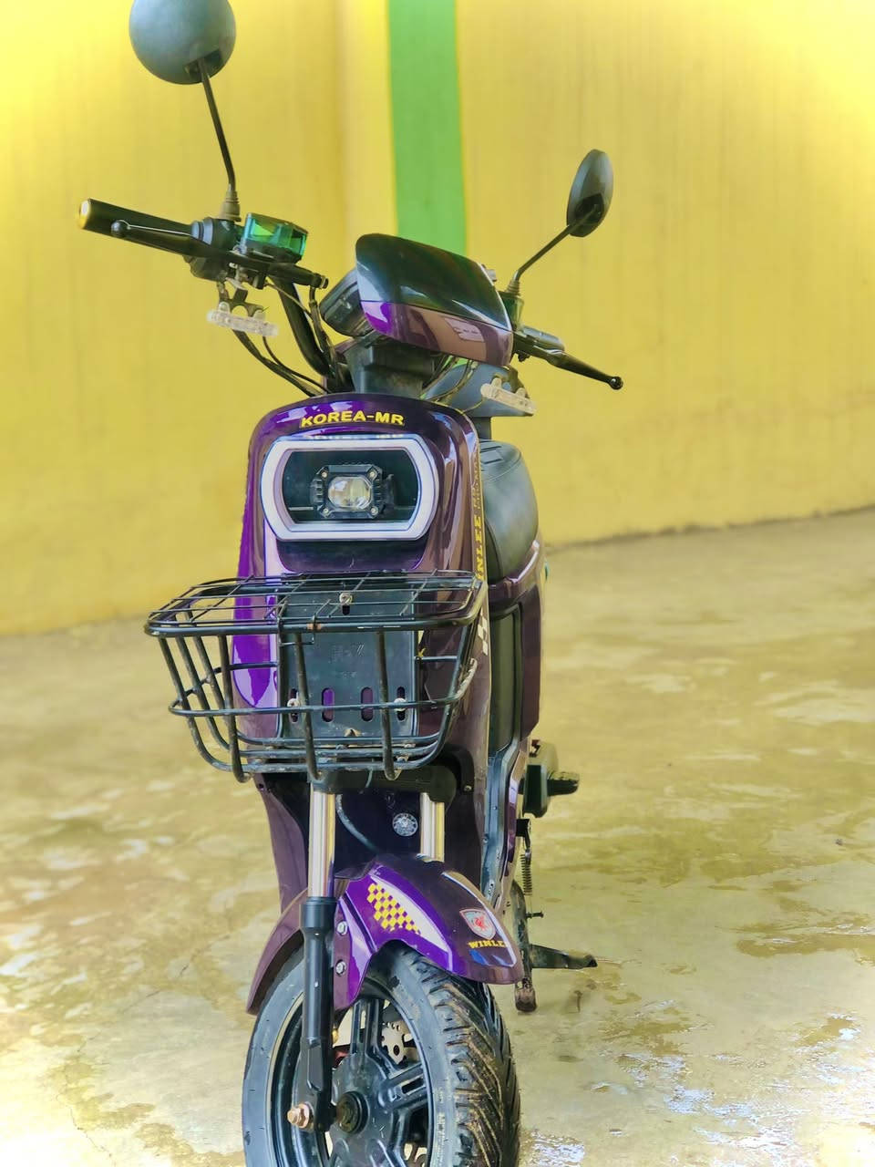 السلام عليكم.
موطور شحن R9 pro max للبيع 
موديل:2025
مستخدم قليل 
الون:مميز بنفسجي💜
مواصفات:
دبلات قفاز +امامي وخلفي
اشاير لكزز+نشرة امامي وخلفي
تشغيل عن بعد 
5بطاريات ونلي الاصلي
سماعات صوت
يحمل وزن 110kg
سرعة 109+عداد سرعة رياضي
بريكات دسك كبير الحجم
نظام البك R(الرجوع الى الخلف)
4سرعات
شحن يدوم من 2يومين الى3ايام
شاحنة اصلية
الموطور على وضع الشركة ما مبدل بيه كلشي
خدش مابيه 
السعرر 575وبيه مجال
للاستفسار على الرقم (***********)
او خاص.مكاني الجدعة
