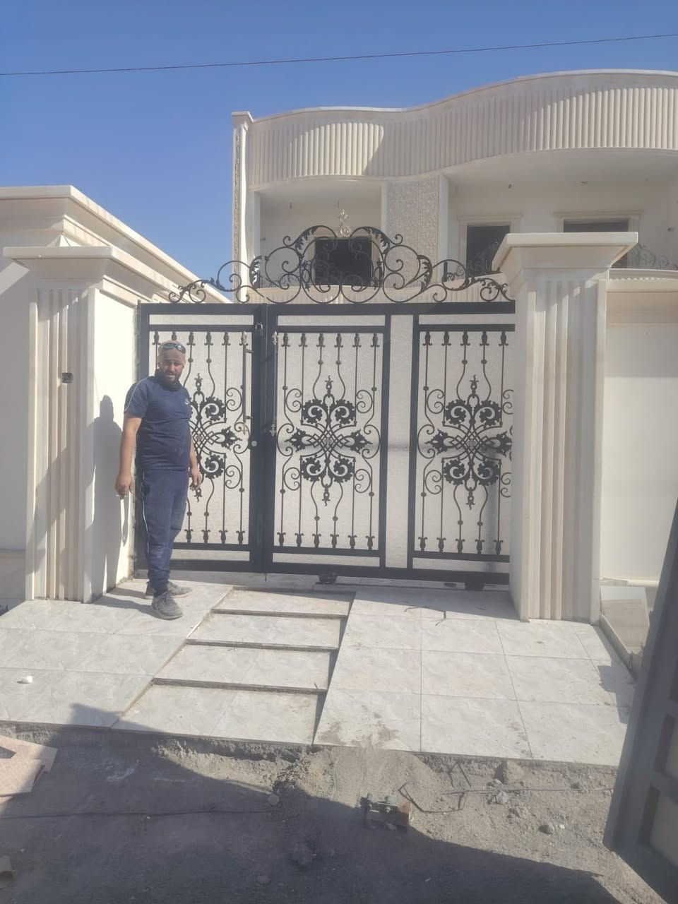 تعلن حدادة علي الصميدعي بعمل كافة انواع حدادة 
عنوان تكريت حولي زهور حدادة علي الصميدعي 
رقم ***********
