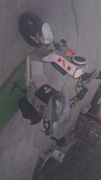 R9 • بطاريات ٢٨ أمبير • تمشي ٤٠كم+