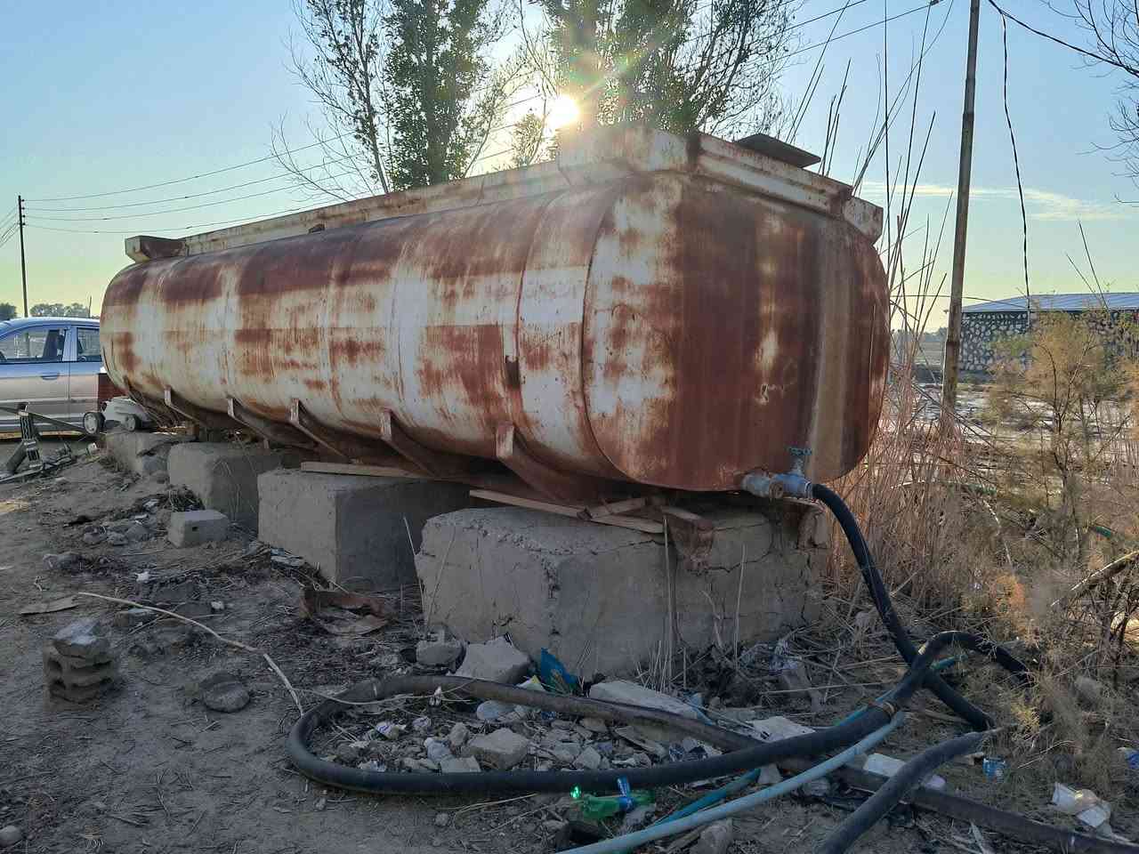 متاح خزان ماء السعر مناسب مكاني ديوانيه دغاره خلف مطعم واثق الاتصال على الرقم ***********
