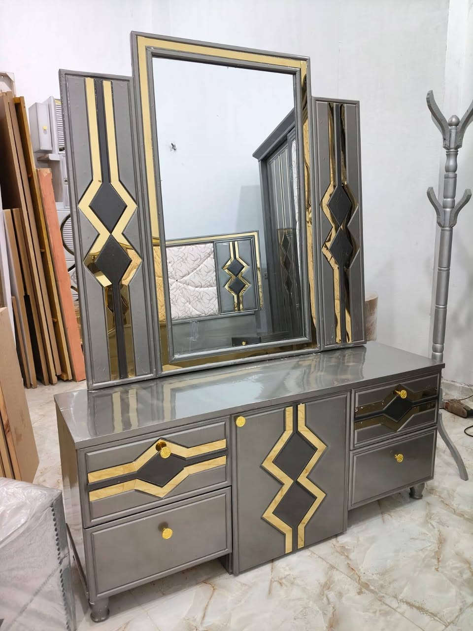 💥جاهززززز علي التحميل فوري 🛻
اوضه نوم جرار كسر زيرو  👌 خشب كونتر 👍 
📌 مكونة من دولاب 3دولاف جرار 2-كمدينو تسريحه سرير 🤩
📢 مقاس الدولاب 250 سم مقاس السرير 150سم السعر مفاجأة 
وكرسي و شمعه هديه 🎁 
😍 الله يبارك لصاحب النصيب يبخت الي هياخده 🔥🔥
اسعار ع قد الايد 👌
أشتري 🛒( أونـلاين سـهل - سريـع - وأمـان) 🚛
التسليم الاوردر امام منزل البيت والدفع بعد التسليم


**إذا كنت صاحب هذا الإعلان وتريد حذفه لأي سبب، رجاءا أرسل رسالة إلى الدعم الفني**