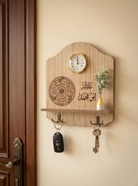 مفاتيح خشبية • ساعة مدمجة • نقش شخصي