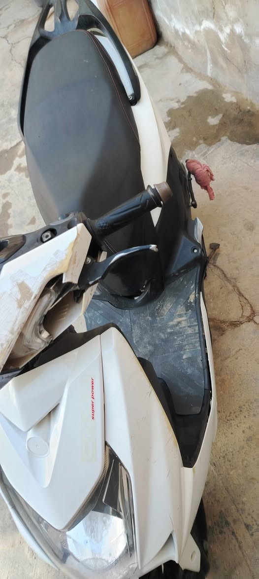 السلام عليكم ورحمة الله وبركاتة شباب دراجه للبيع
السعر 300 وبيها مجال حك الجيه
مكاني قريب على الحر


**إذا كنت صاحب هذا الإعلان وتريد حذفه لأي سبب، رجاءا أرسل رسالة إلى الدعم الفني**