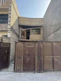 بيت للبيع ب منطقة الشعب شارع عدن نهاية الفورتات قريب عل شارع البيت مسا...