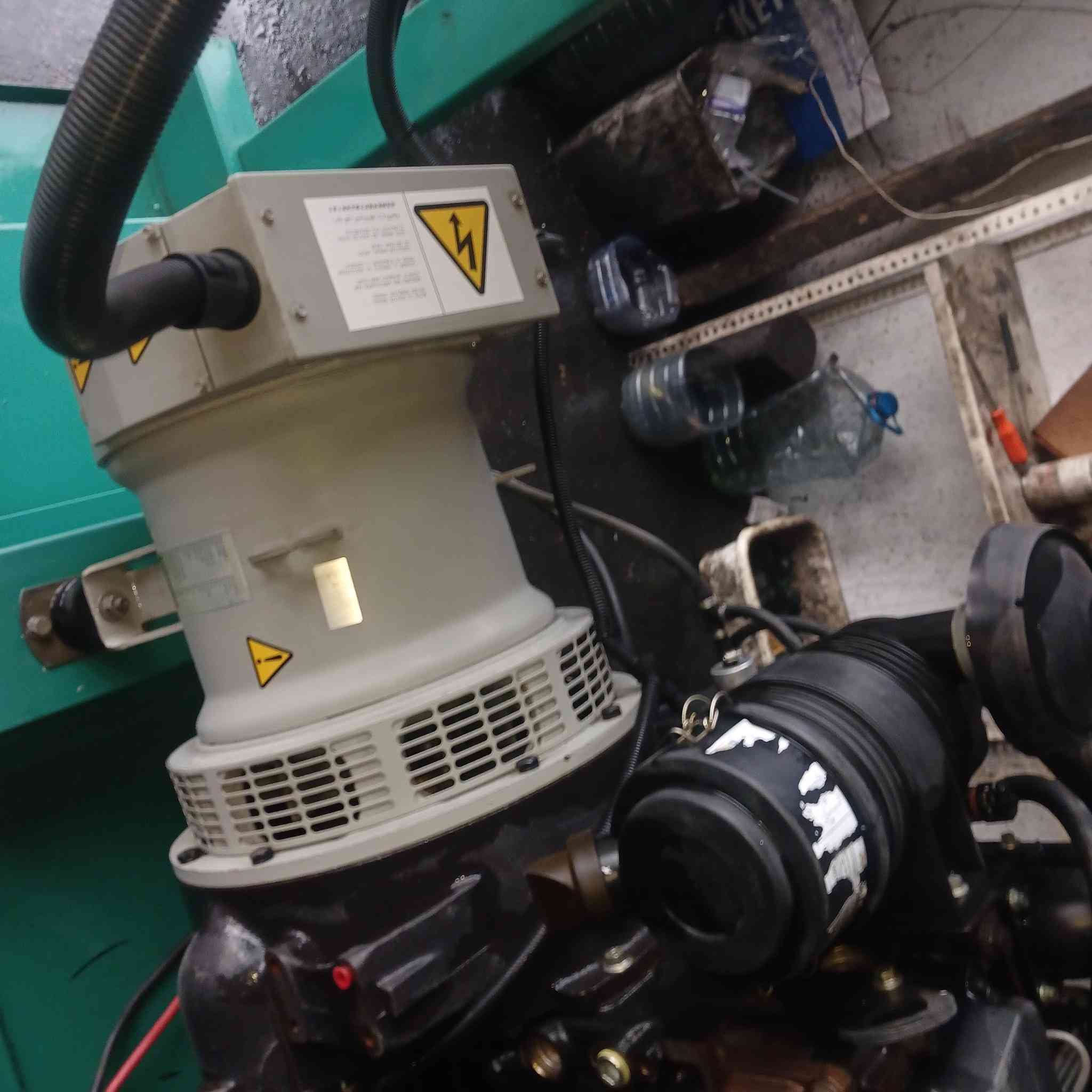 مولد بركانز  ١١٠٣.  ٣٠ كفأ  
مولد شبه لجديد شغال قريب ١٥٠٠ساعة 
يوجد مع كاتم بلا كاتم ٧٠٤٣٣١١٣


**إذا كنت صاحب هذا الإعلان وتريد حذفه لأي سبب، رجاءا أرسل رسالة إلى الدعم الفني**