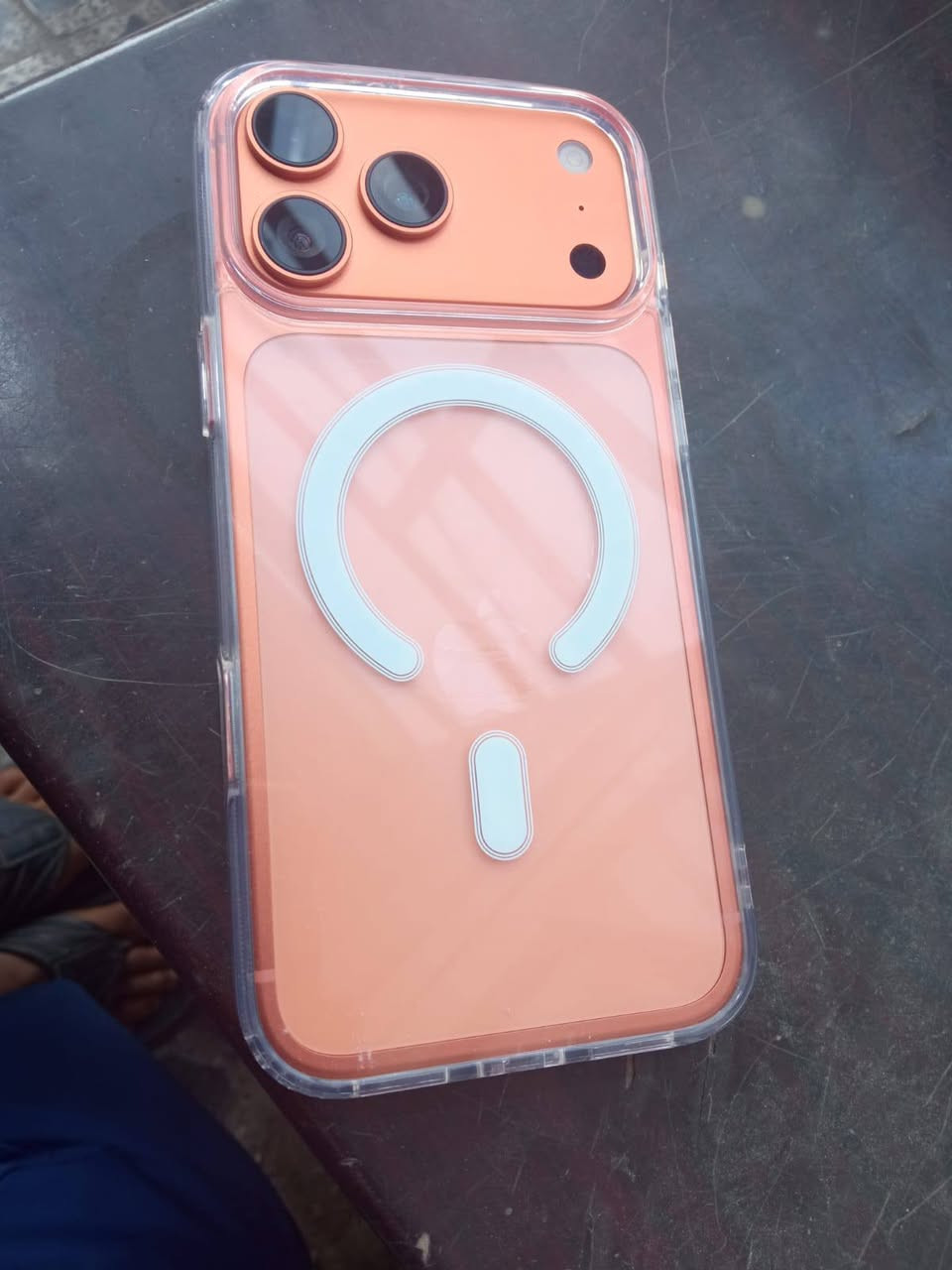 ايفون 17 برو ماكس امريكي باب ثاني بطارية 100 ذاكرة 512 جهاز نضيف مستعجل علبيعع سعر 400 للتصال ***********
