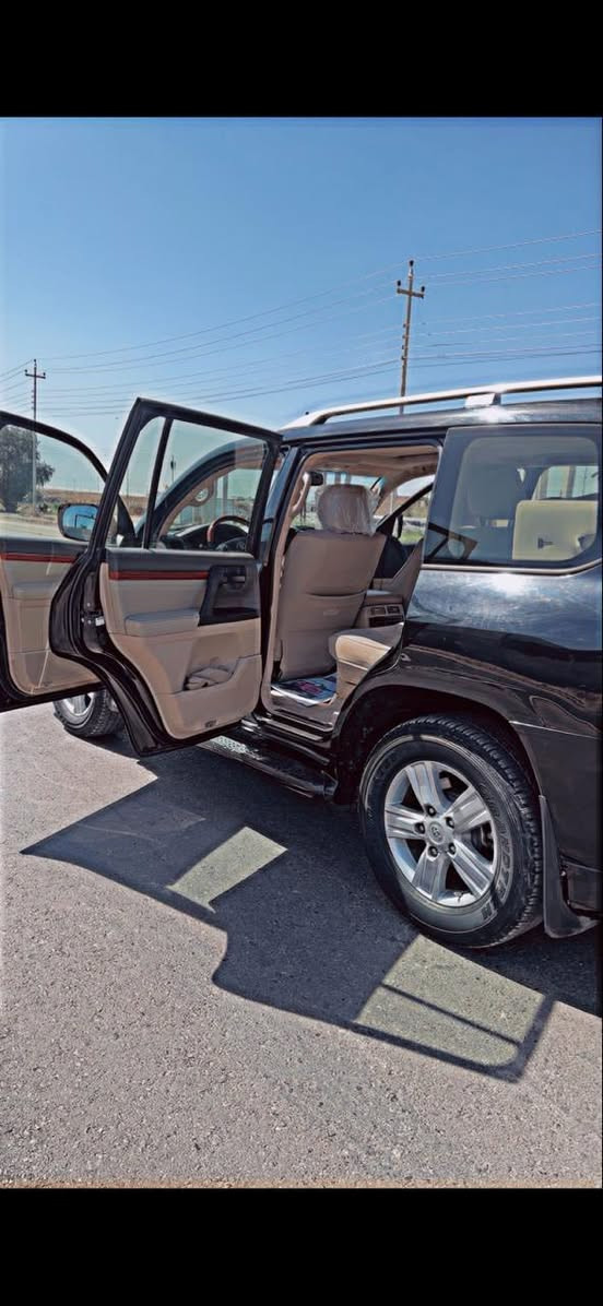 لاندكروز موديل 2012
ماشيه 250 
رقم دهوك هزه جديده سنويه جديده
سياره جاهزه 
محرك كير كفاله
بيهه طخه بالبنيد موضحه كد شبر 
دعاميات مصبوغه 
كشنات امامي كهرباء 
طفايه جوه رجل بلاد
استفسار اتصل ***********
