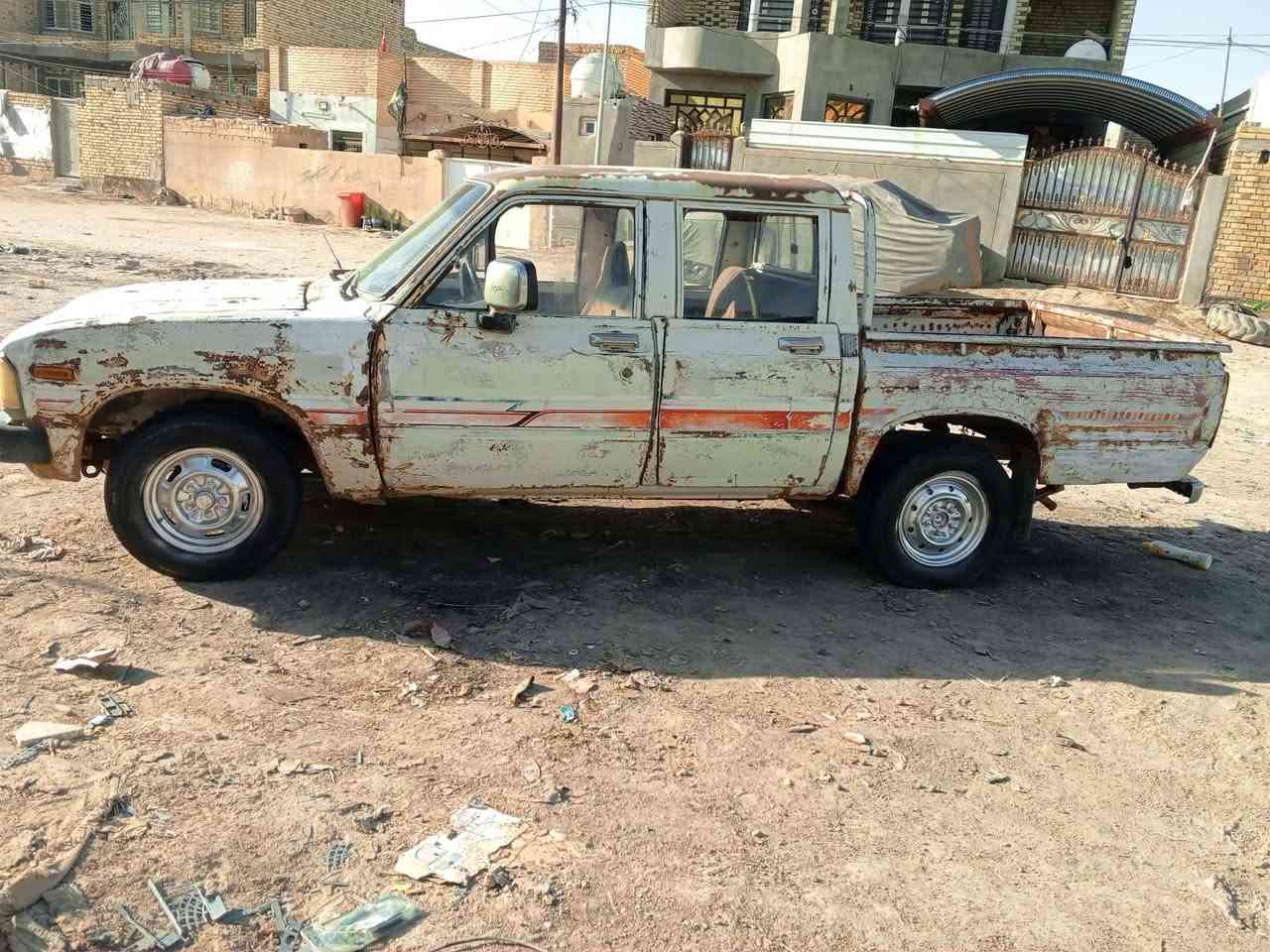 سلام عليكم بيكم موديل 1983جاهزه من كلشي كير ومكينه  وشاصي وحداديه رقم نينوه أصفر مكان السياره الديوانيه قضاء البدير مكفوله سرقه وعشاير سعر17 وبيه مجال رقم الهاتف ***********
