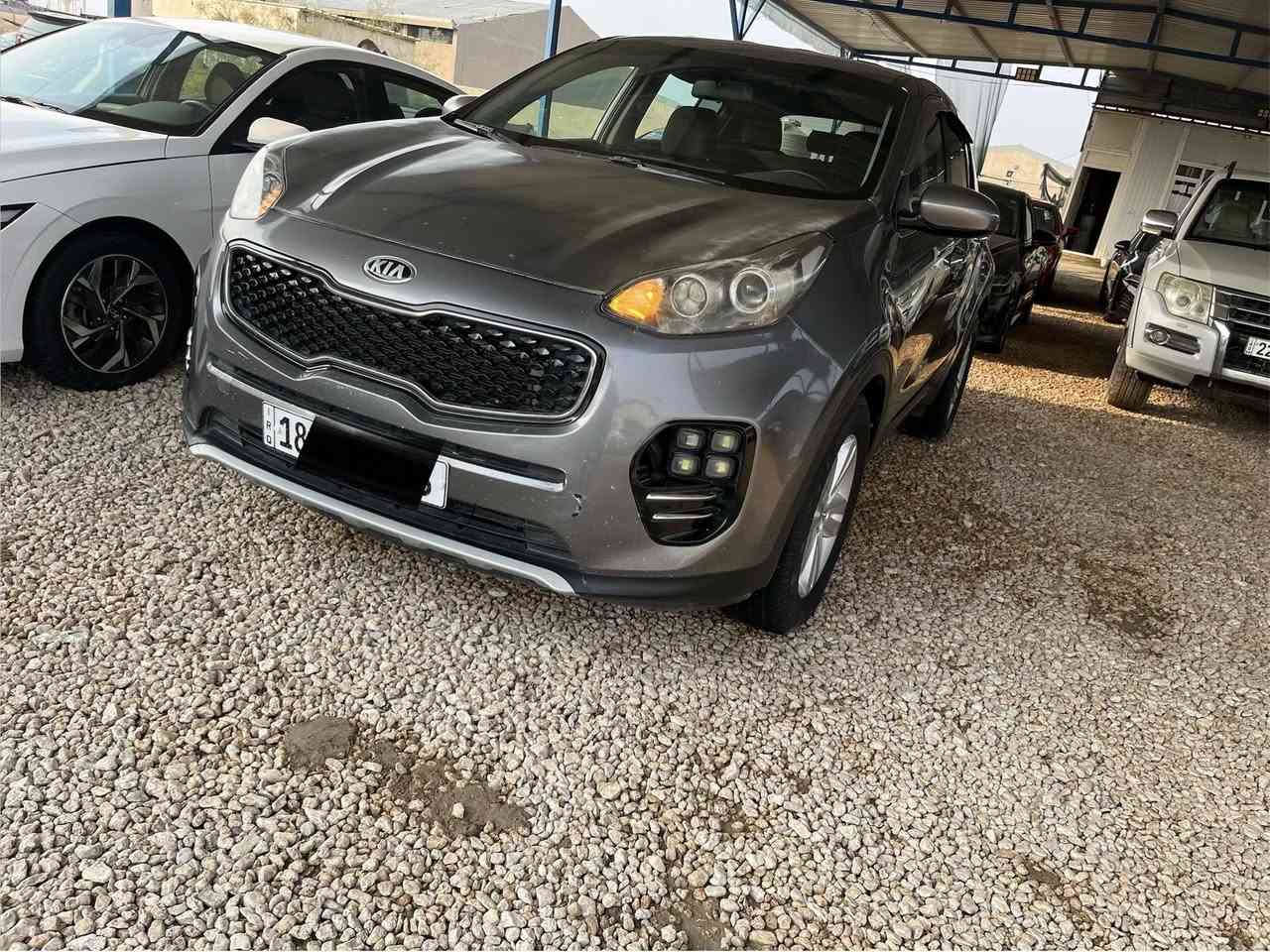 سلام عليكم كيا اسبورتج مديل 2018 وارد أمريكي 🇺🇸 حادث سياره البنيد فقط والباقي كفاله عامه من كلشي مكينا وكير وحداديه وتخم تاير كله شرط مكان الديوانيه رقم ***********سعر 150وبيها مجال
