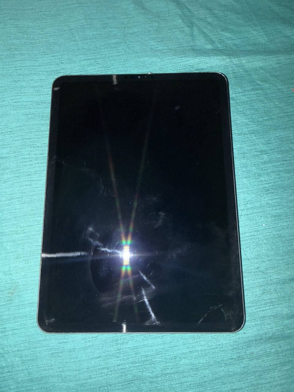 سلام وعليكم
للبيع 11- iPad Pro 
سعة 128GB
لون: Space Gray
يدعم Wi-Fi
حالة الجهاز: نظيف / استعمال شخصي
شغال ممتاز وما بيه أي عطل
البطارية جيدة
الشاشة سليمة مابيه اي خدوش
وياه: الشاحن شاحنة اصلية وجدا ممتازه + الكفر 
السعر: ___ (650) قابل للتفاوض
الموقع: بغداد
للتواصل خاص


**إذا كنت صاحب هذا الإعلان وتريد حذفه لأي سبب، رجاءا أرسل رسالة إلى الدعم الفني**