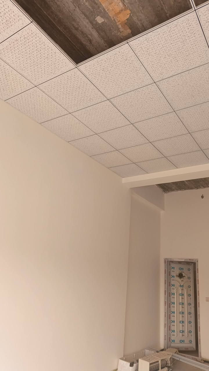 الحمدلله
تم إنهاء محل أحد الزبائن في كربلاء 

سقف ثانوي وصبغ 

بسعر مناسب وبوقت قياسي 

***********
نيو ديز للديكورات والاصباغ New days
