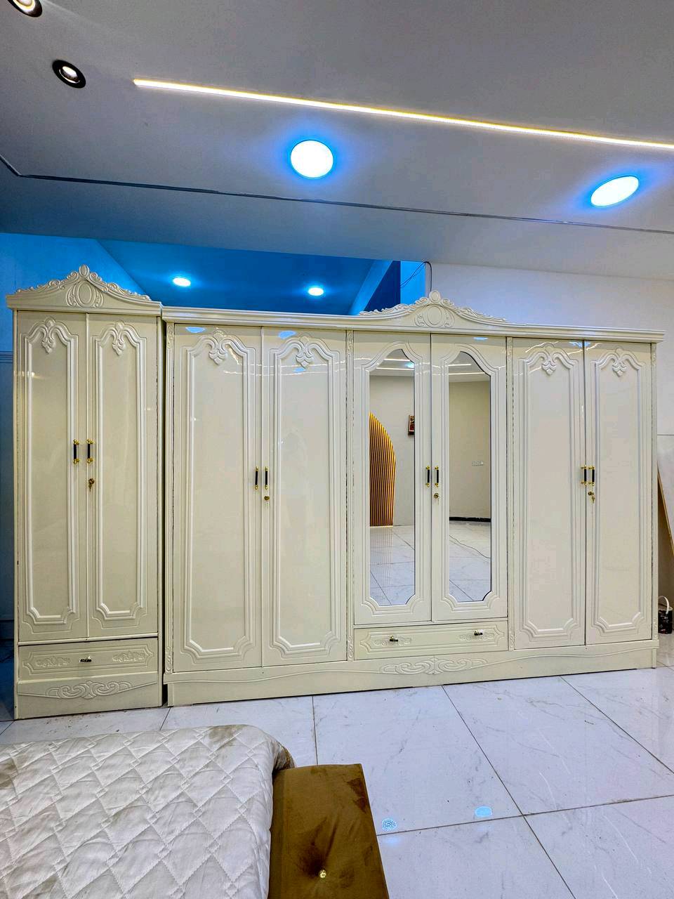 ‏السعر // مليون و100
🔅تفاصيل الغرفة المرمري ....
خارج ٤ملم ام دي اف 🔺
وداخل صاج ٣ملم
صبغ حراري درجة اولى
عدد القطع  ٧ قطع 😍
🔺1 //جرباية  قياس  ١٦٠ × ٢٠٠
🔺//ميز جانبي ايسر قياس ٥٠
🔺2// وميز  جانبي  قياس ٥٠
🔺3// زاوية ارتفاع مترين عرض ٨٠
🔺4// وميز بلازمه 
🔺5//وميز مراية ارتفاع مترين عرض ١٢٠
🔺6// وكنتور ٦ باب  ارتفاع مترين و١٥ طول ٣ متر و١٥
القطعه الثامنة حسب الطلب شازلون
سعرها ٥٠ الف ❤️(توصيل مجاني مركز بغداد )
التوصيل يشمل الشد مجاني 🔥
(اطراف ٥٠)
باقي المحافضات حسب البعد
توصيل الجميع محافظات العراق
الاحجز والاستفسار راسلو الصفحه