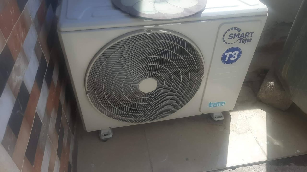 سلام عليكم سبلت طن ونص نوعيه سمارت جديد صارله شهرين من اخذتو مستعجل ع بيعو سعر 350وبي مجال عنوان موصل حي القاهؤة 
***********خاص مفتوح

