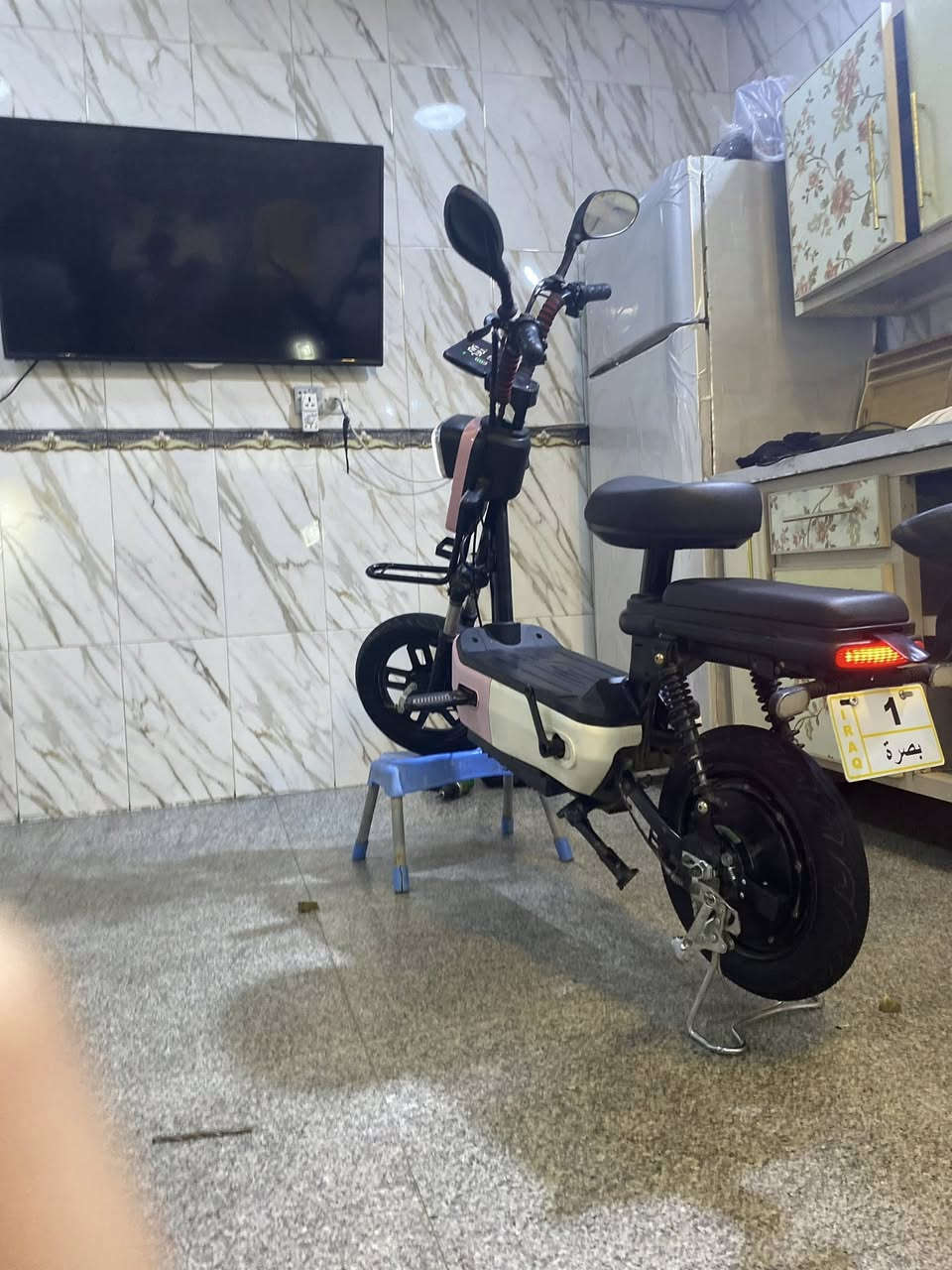 سلام عليكم ورحمه الله عندي هاي الدراجتين للبيع الاولى الورديه حجم 14 رابده ب125 عطله مامعروف تجي تشوفه بس البطاريات جديده لوك تريد تشوفهن راسلني خاص 
الدراجه الثانيه r9 دراجه صار شهرين من مشتريه دراجه جديده بطارياته جديده كامله مابيها اي نقص بس البريك فقط نكطع بيه وبدع ماسويته رايده480 وبيها مجال لطيبين اي استفسار خاص او هذا الرقم ***********
