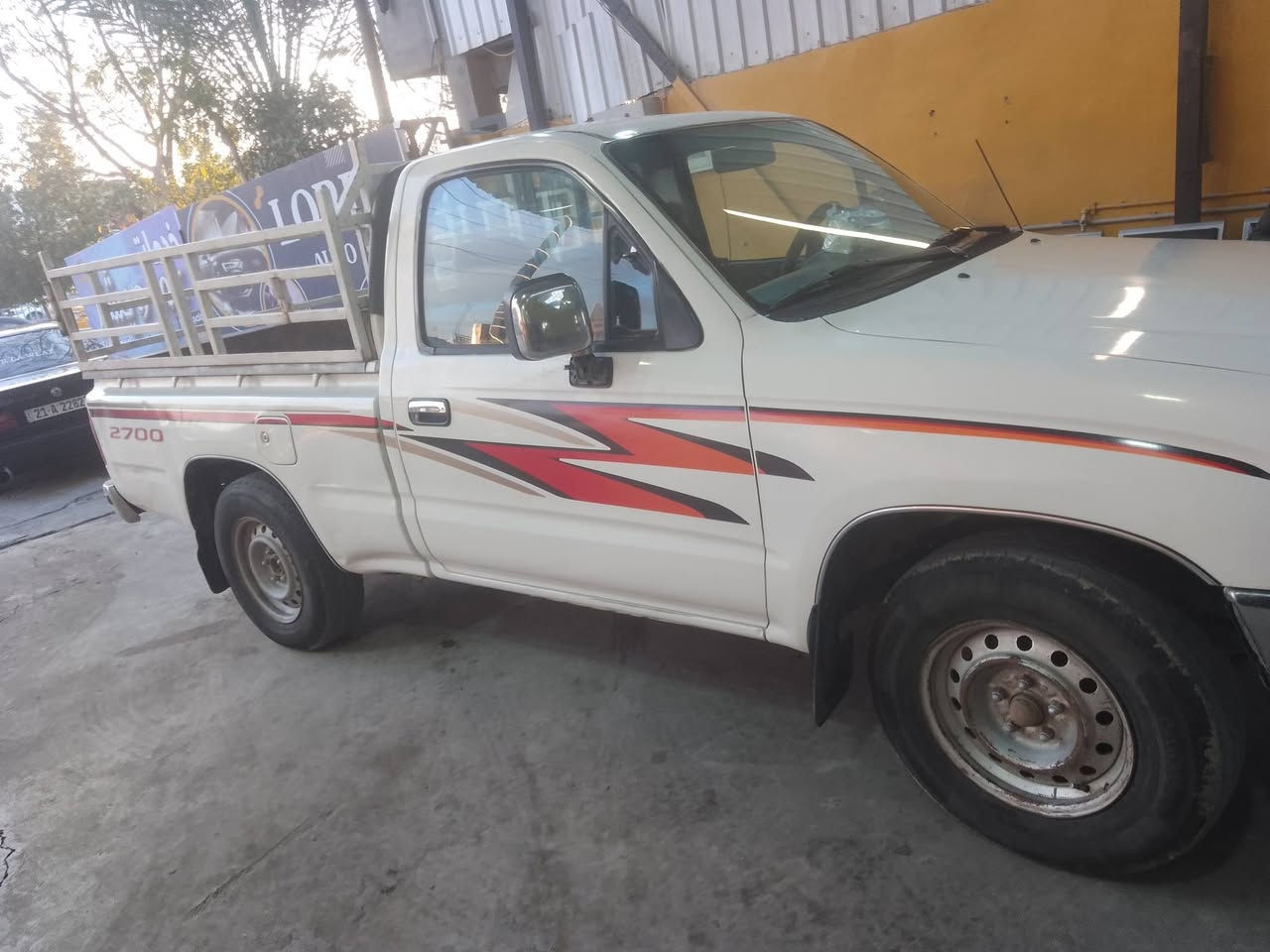 99 سياره نضيفه وحلوه السعر 80 وبيه مجال العنوان كركوك رقم الموبايل ***********
