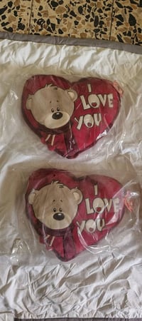 مخدة قلب • دبدوب • غرفة نوم