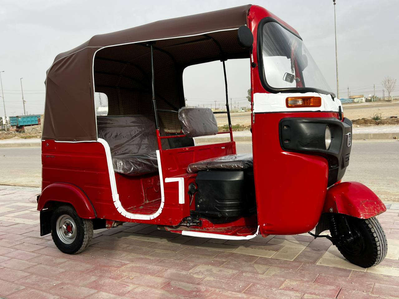 سلام عليكم
تكتك موديل 17 
كفاله عامه كشرها مكينه مجفت شركه 
رقم ذي قار بسمي 
تحويل ثاني يوم 
مكاني قضاء النصر 
سعر 5750 وبيه مجال 
***********
