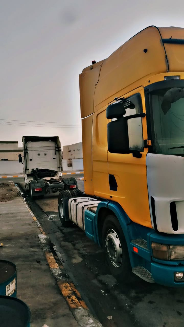 سلام عليكم سكانيا الفينيه بومه موديل 2000
كير مكينه انجكتر شاصي مكفولات كفاله تخم تاير ب لسنويه براد ***********
