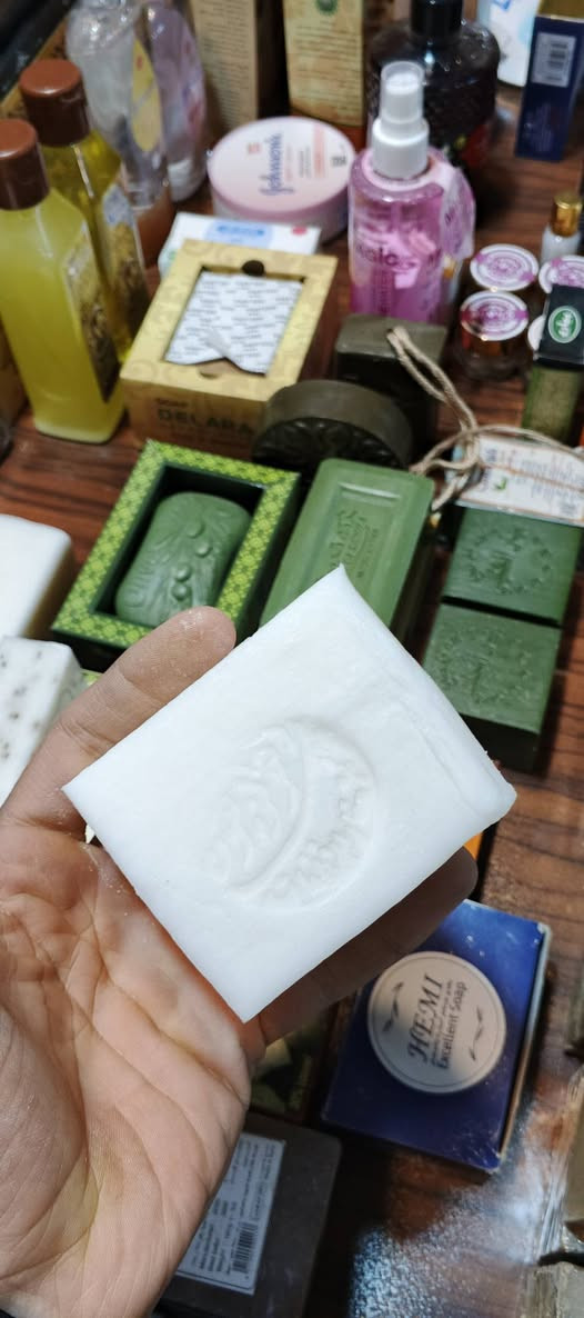السلام عليكم 
أنواع الصابون الطبيعي الاصلي المتوفر لدينا 
العنوان المسيب مدخل السوق الكبير شارع زين العابدين ♥️


**إذا كنت صاحب هذا الإعلان وتريد حذفه لأي سبب، رجاءا أرسل رسالة إلى الدعم الفني**