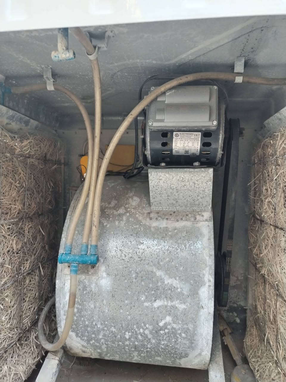 طباخ رويال مصري نظام بوري فرن خطين يشتغل قياس 60* 60 شغال فرن كلوب مقدحه شوايه كلو شغال نايلون الشركة بعد عليه عيون بواري شركه
مبرده كرمان جنوب حجم 2.5 شغال شرط ماطور نحاس 100 % مستعملة موسم واحد فقط العنوان موصل 
جانب الأيمن رجم حديد للاستفسار
***********
***********

