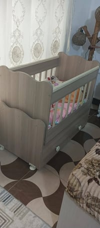 سرير أطفال • ١م×٥٥سم • مستعمل قليل