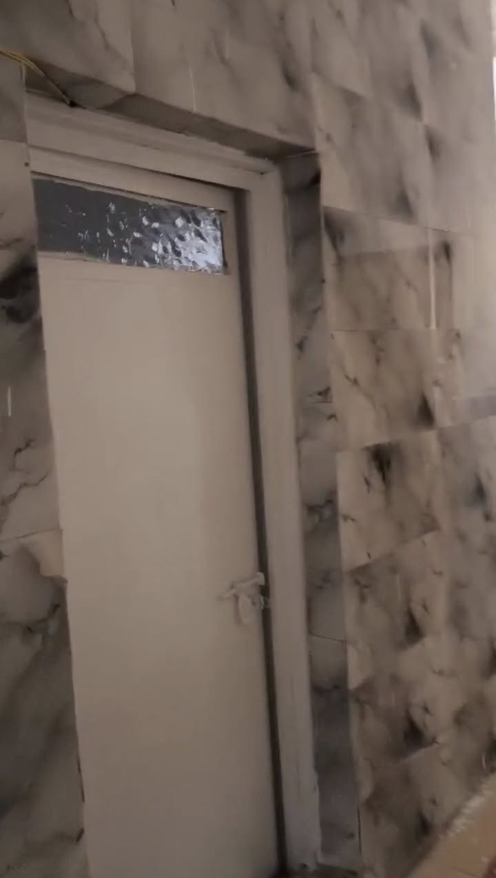 السلام عليكم صاحب الكروب اذء مصير زحمةًوافق ع منشور ، بيت للبيع بناء حديث بغداد الحسينية، البيت جاهز  من سيراميك وا مغاسل جديده كلشي جديد بس تنقل أغراضك بيه وتسكن. سعره57 بيه مجال. هذا صاحب البيت مباشر وياه، رقم صاحب البيت:(ملاحضة اذء ماتريد  تسكن بية تكدر اتجرها ب250الف او 275

‭0771 090 8393‬
