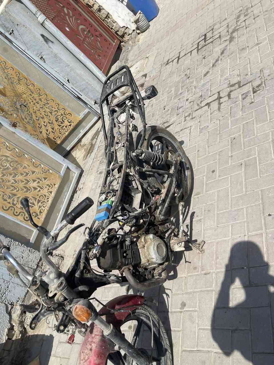 سلام عليكم بوكسر كلاسك موديل 21 ابيع كوم حديد لتسئلني شبيه مابيه هاي شوفت عينك سعره 375 وبيه مجال حك الجيه كابريتر ومجامع موجوده يرادله شويه ترتيبات مكينه جانت شغاله عنواني دوره حي اسيا وهاذه رقمي ***********
