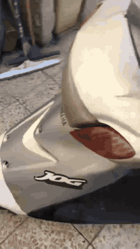 سلام عليكم دراجة عصفوري ستين الدراجة نضيفة كهربائيات كلهة شغلة سلف واشاير ولايت وبكلايت بس الباتري ضعيف المكينة مفتوحة بس تخبل الدراجة مابيهة اي خلل سعر 300 وبيهة مجال المكان الدورة ابو دشير  

الرقم***********
