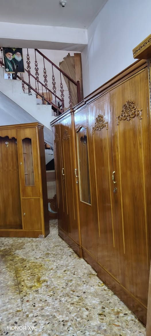 السلام عليكم غرفه كامله ام الخمس بيبان تسقام درجه اولى نظيفه كلش نظافتها 100 غرفه كامله وجاهزه اي نقص ما بيها مستعمله الغرفه كلها صاج السعر 750 شامل شد والتوصيل مجاني داخل النجف والشراي يتصل مكاني نجف ناحيه الرضويه قرب الجسر مال الرضويه ***********
