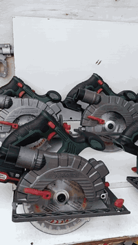 منشار قرصي خشب المنيوم ديكورات  سعر القطعة 20 الف  بدون بطارية وشاحنة ...