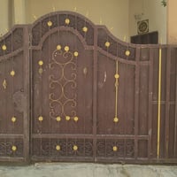باب حوش • عرض ٣٢٥ • ارتفاع ٢م