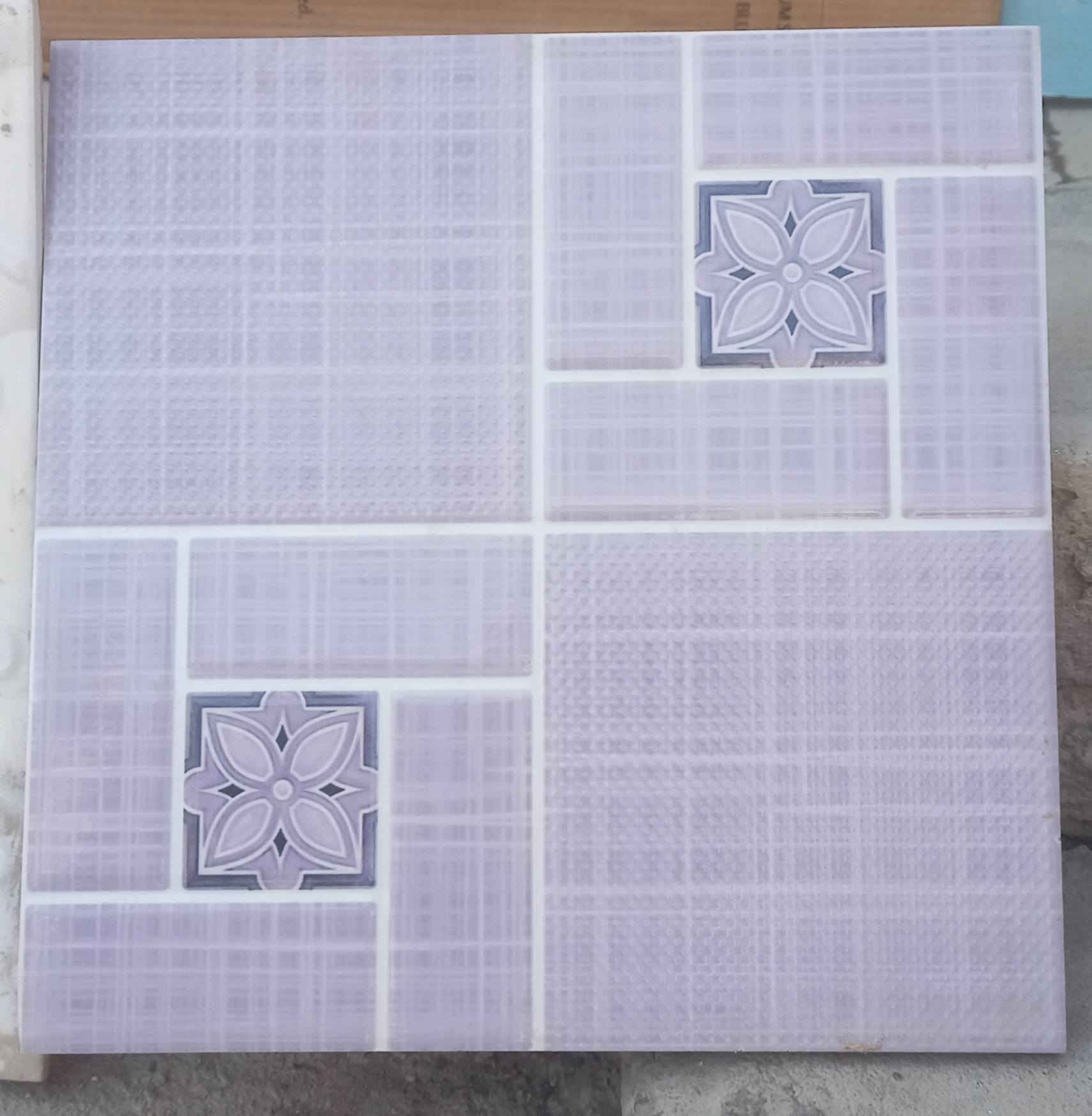 سيراميك مشكل
سيراميك مطبخ عدد 80
سيراميك حمام عدد 20
كاشي عدد 10
مكاني حي شهداء الموظفين 
***********
