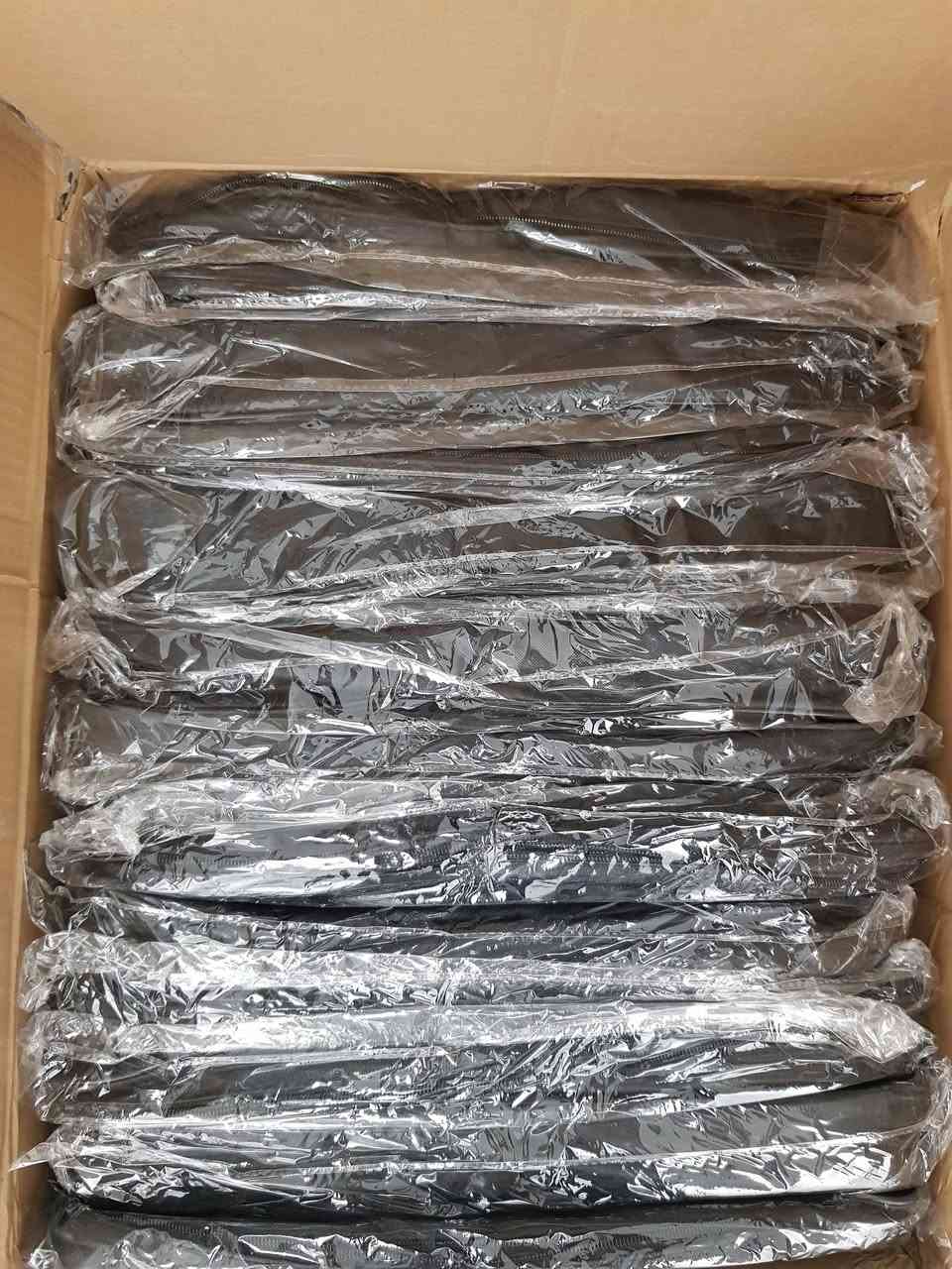 السلام عليكم 
توفر شنط لابتوب حجم 15.6 
سعر القطعة 9 الاف 
متوفر خدمة التوصيل الي جميع المحافظات
***********
***********
