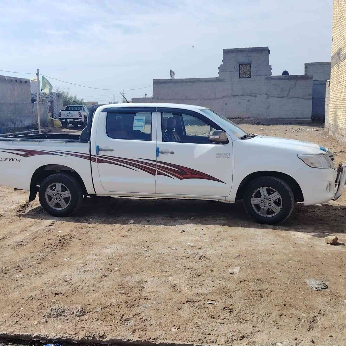 سلام عليكم سياره اللبيع اوتماتيك موديل 14 كويتي رقم بغداد سونار موجود تحويل ثاني يوم  استفسار ع رقم صاحب السياره ***********
