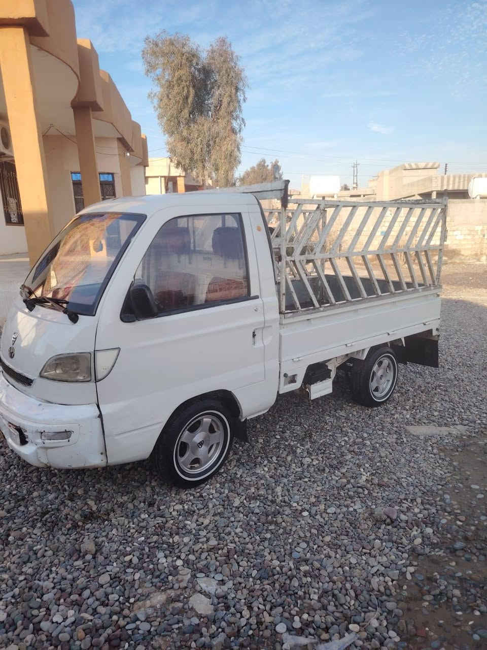 سلام عليكم كيه هيفة للبيع موديل 2007 محرك جديد تايرات أربعة جديد أوراق كاملة بدون صبغ سيارة حلوة مال جنية دوشمه غرفه غلاف بودي ومحجل السعر ب22 وبيها مجال ***********
