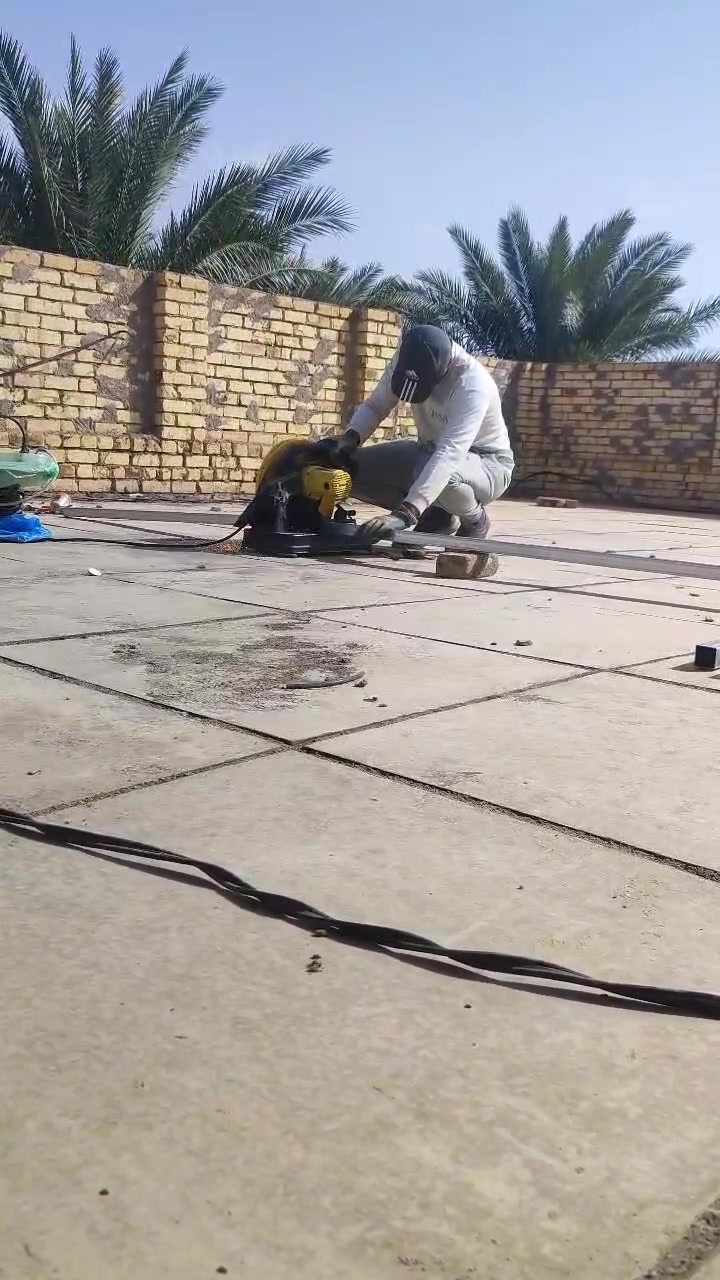 افضل حلول الطاقه (الطاقه النظيفه)
تم تجهيز وتشغيل منظومة طاقه شمسيه 10A شركة Deye
نهاري 10A ليلي 10A 
الفني :- اديب الكعبي 
هاتف :- ***********
المجهز :- مكتب الحسني للطاقه الشمسيه 
@علي الحسني
