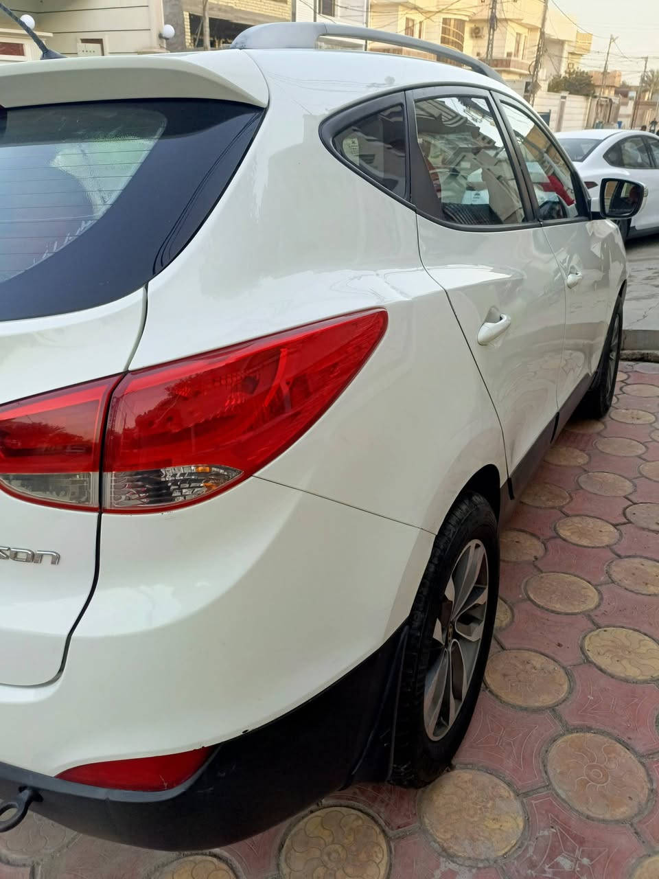 للبيع فقط توسان موديل 2011 خليجي رقم بغداد بإسمي بيها قطعتين تبديل بدون صبغ چاملغ ايمن وبنيد  السيارة جاهزة من محرك وكير وصدر وتبريد مكان السيارة فلوجة السعر 122، ***********
