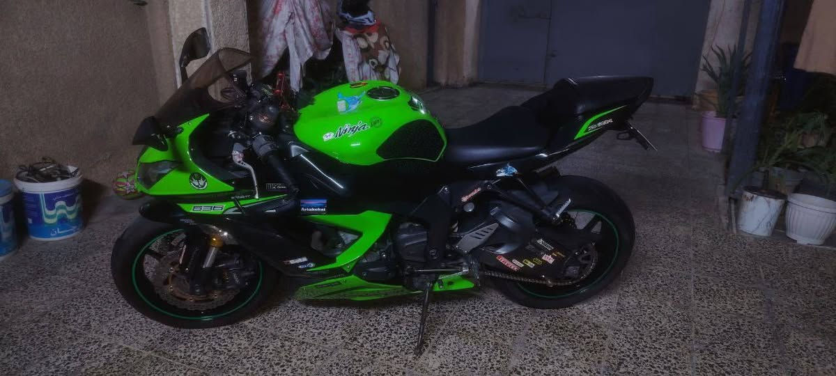 السلام عليكم
دراجة كاوزاكي zx-6r  636موديل ٢٠١٦ 
قطعة جديدة ونظيفة  وبحالة الوكالة  
مكفولة كفالة عامة  ممشاها (١٨ الف ) وقابل للزيادة 
طالعة من معرض كلشي وكلاشي طلعت من معرض ممشاها ١٣ الف 
دراجه موصفاته معروفه 
ABS مانع انزلاق للبريكات امامي خلفي
مودات قياده و 3 وضعيات تراكشن 
دراجة مال جناي ومعتني بيها وبلحقيقة احلا واجدد من الصور 
مكان الدراجة بغداد حي الجهاد 
السعر ٥٥ وبيها مجال للشراي يشلع عيوني 
  التواصل على هذا رقم
*********** واتساب

