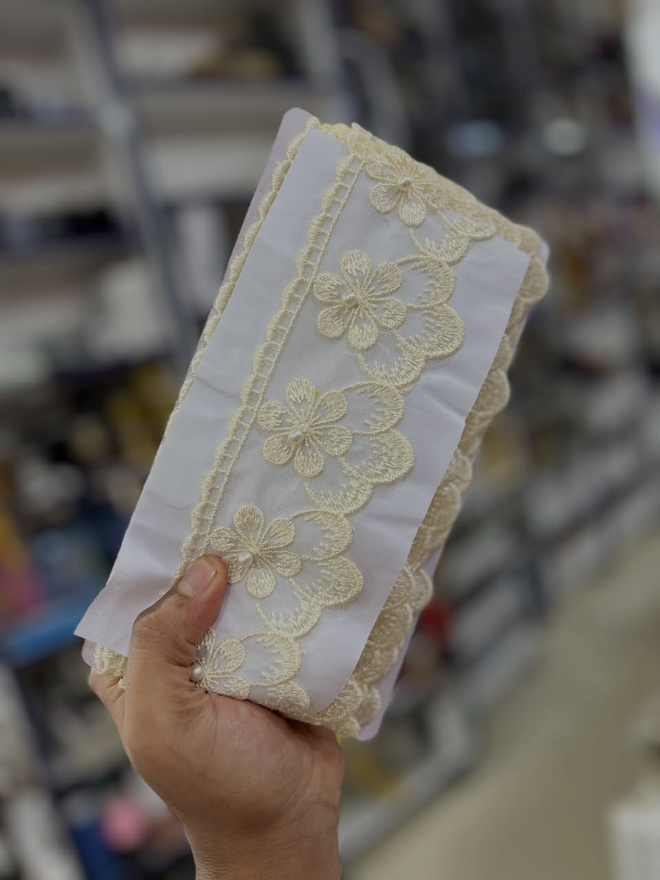 شيفون 
المتر بالف


**إذا كنت صاحب هذا الإعلان وتريد حذفه لأي سبب، رجاءا أرسل رسالة إلى الدعم الفني**