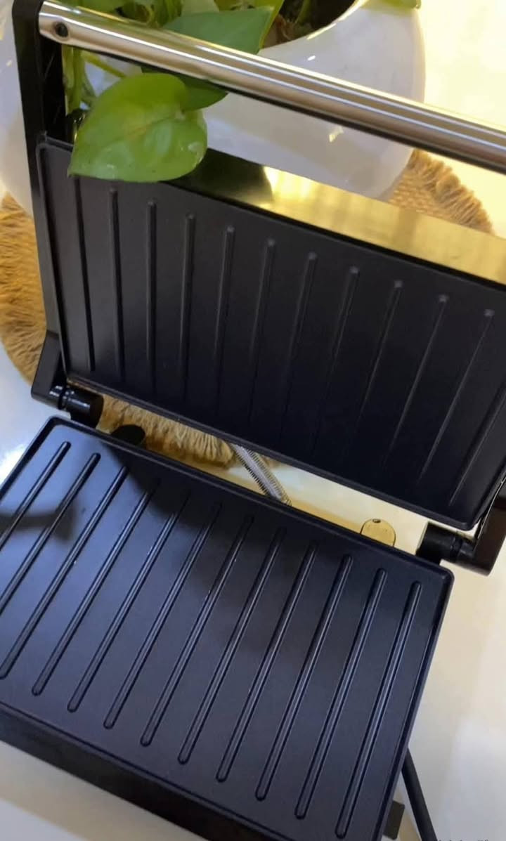 متوفر 
كابسة صاج ماركة ليبرونك بسعر 28 😍الف ومجالهة بسيط 
الطاقة 1300 واط
 مانع للاتصاق
زاوية فتح 90 درجة

قياس 26×22

الي تفيده يتفضل خاص ويدلل
توصيل بغداد فقط 
للأستفسار خاص


**إذا كنت صاحب هذا الإعلان وتريد حذفه لأي سبب، رجاءا أرسل رسالة إلى الدعم الفني**