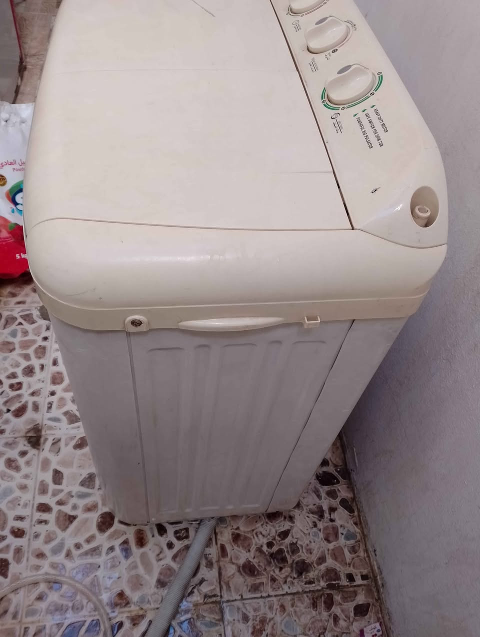غسالة عادي  نوع KENT  
شغال 100% شرط فحص
مستعمل -بحالة جيد 
السعة /9kg 
السعر: معقول وبيها مجال للطيبين .
العنوان  :كركوك /حي الواسطي 
الرقم :*********** كركوك, العراق
