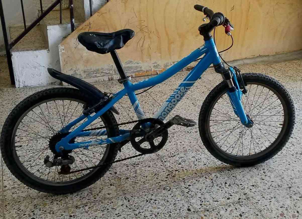 باسكل حجم 20 نظيف 
سعرو ٨٥
***********
حي اليرموك
