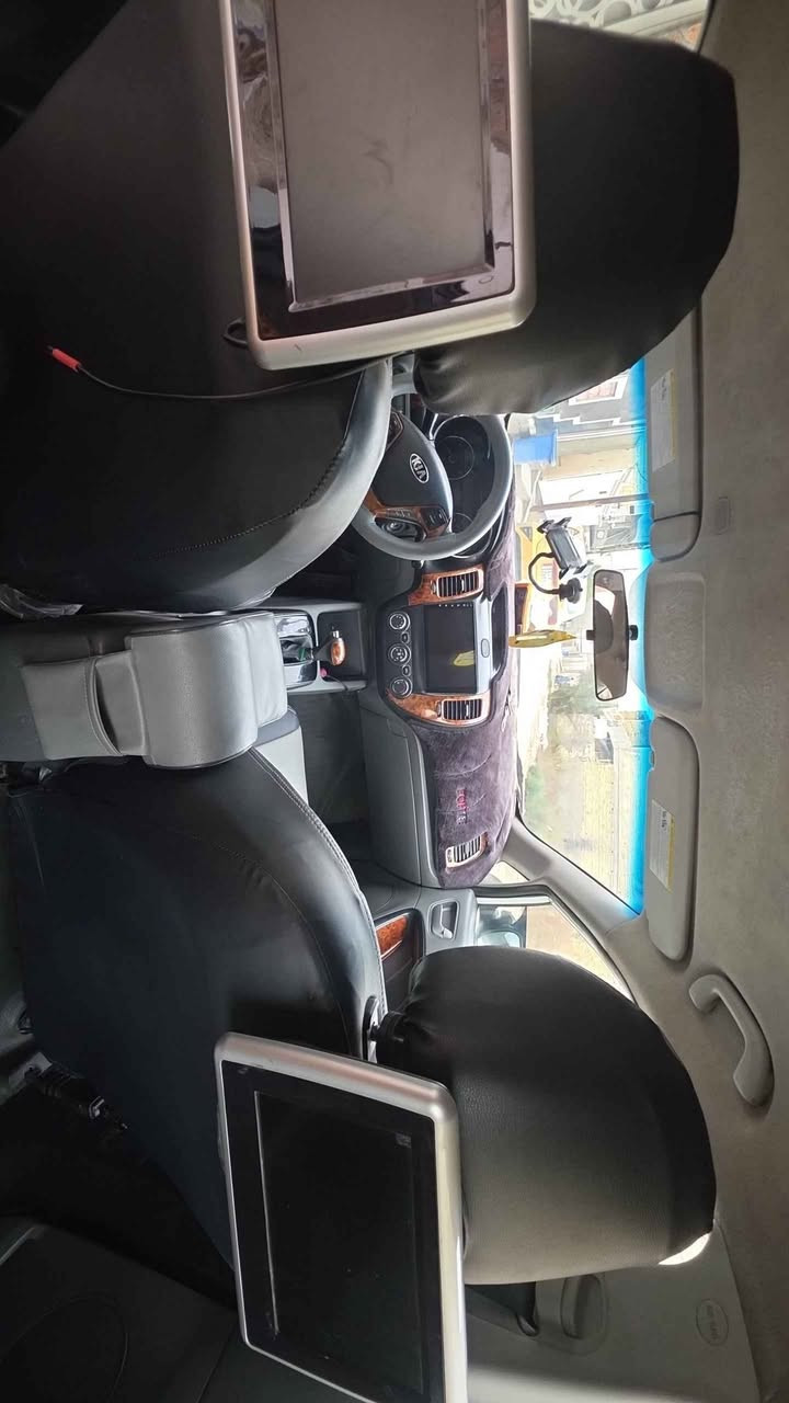 سلام عليكم
فورتي امريكي موديل 17
2000دوش
رقم انكليزي هزة جديدة  ضربتها بابين عكس السايق صور الحادث مرفق  بالصور بجم كبس
 كير مكينة صدر مكفولات 
منظومة زنون عدسات
تخم تاير جديد
دوشمة جلد اصلي
عمل ادامة لمنظومة البنزين والماء
*********** Colombo, Sri Lanka
