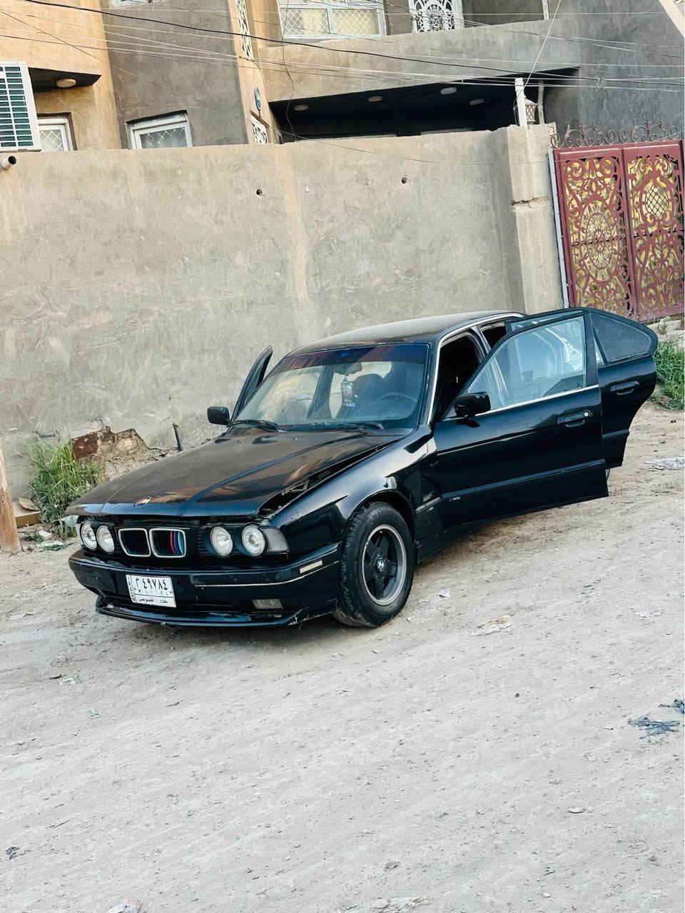 سلام عليكم 
بي ام 535 كير عادي موديل 1991
رقم بغداد باسمي 
مكينه وكير نضيفات 
صبغتهه جديده عضمتهه موس 
بجم عريض لايت سوار ومنضومه زنون عالي
تبريد منضومه جديده❄️ 
وياله بوربت وتخم تاير جديد
داخله جلد نضيف كلش 
السياره بيهه شلعه تشك الاول والثاني والثالث
ومعدل شرط 200
السعر 38
مكاني بالحله حي العسكري *********** حلة, بابل
